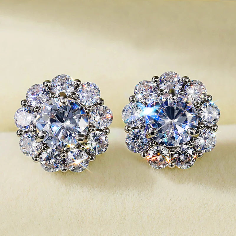 Huitan Romantische Blumenform Damen-Ohrstecker, schillernder runder Zirkonia-Kristall, vielseitiges Zubehör, weiblicher Statement-Schmuck