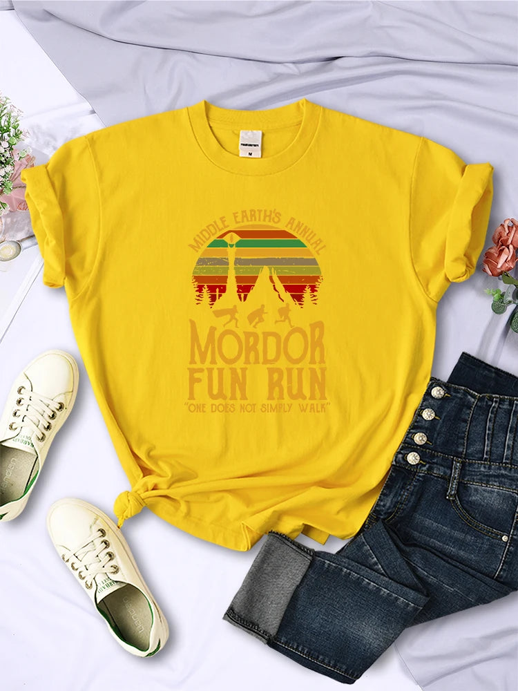 Mittlere Erde jährliche Mordor Fun Run T-Shirts Frauen Vintage lässig All-Mathe Tops atmungsaktive Mode Kurzarm Damen bekleidung