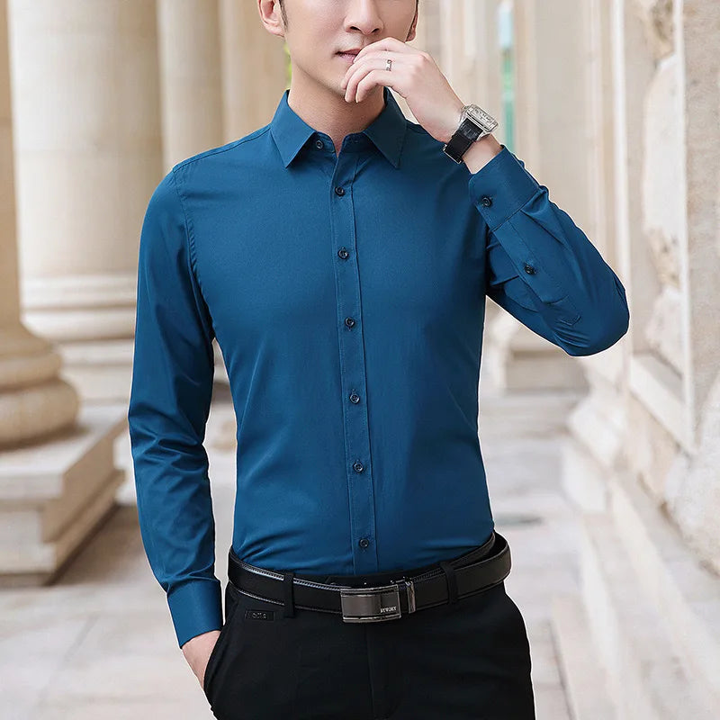 Einfarbiges Business-Casual-Formelles Hemd für Herren. Modisches, klassisches, schlankes, einfarbiges Langarmhemd, kein Bügeln, soziale Qualität