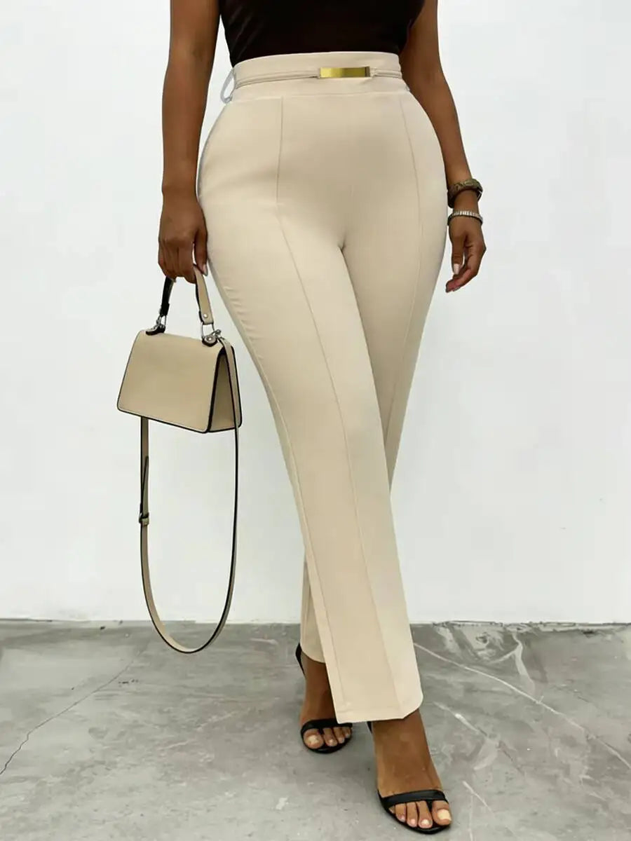 Damen Plus Size Beige Hochtaillierte Anzughose mit Metallschnallen-Dekor, Vertikaler Naht, Schlanke Gerade Hose für Büro, Frühling und Sommer