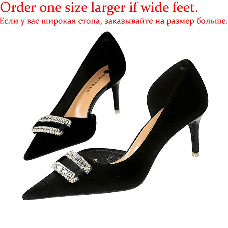 Frauen Luxus Kristall 7 cm 10,5 cm High Heels Stiletto Scarpins Weibliche Elegante Valentine Pumpen Dame Samt Party Low Heels schuhe