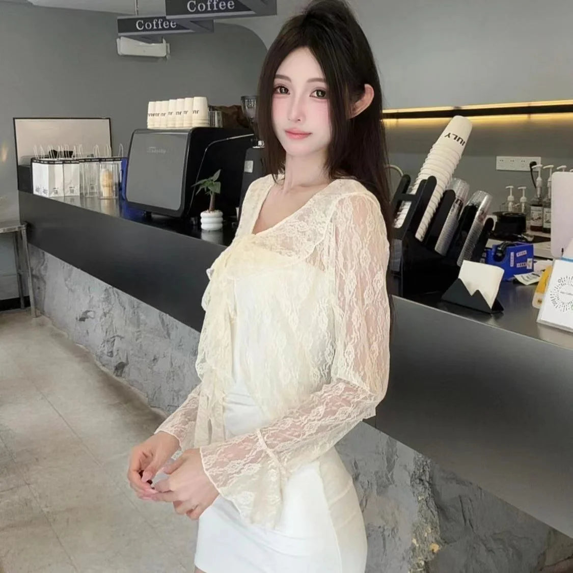 2026 Sommer Langarm Vintage National Trend Damenbekleidung Ausgehöhlte Spitze Patchwork Chiffon Hemden Damen Blusen Großhandel