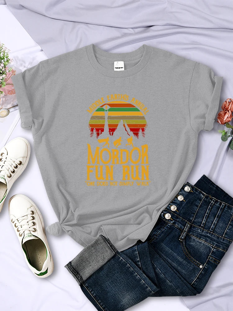 Mittlere Erde jährliche Mordor Fun Run T-Shirts Frauen Vintage lässig All-Mathe Tops atmungsaktive Mode Kurzarm Damen bekleidung