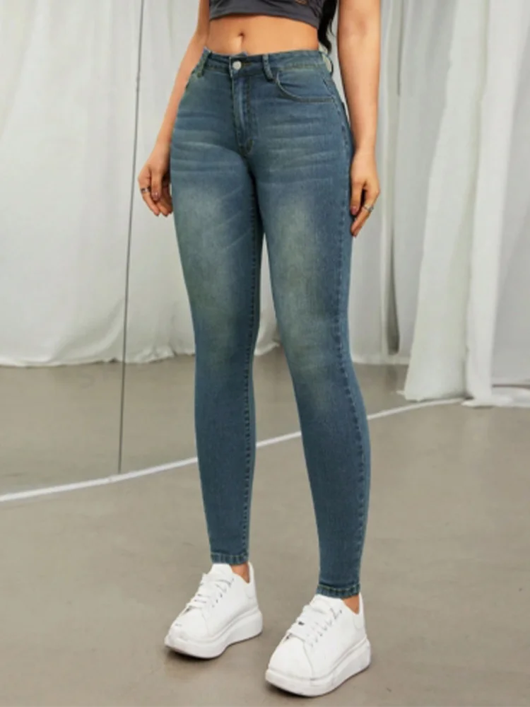 Hose mit mittlerer Taille, leicht elastisch, mit Taschen, schmale Passform, gerade Beine, Damen-Jeans im Street-Trend für den Alltag und Pendeln, Frühlings-Jeans