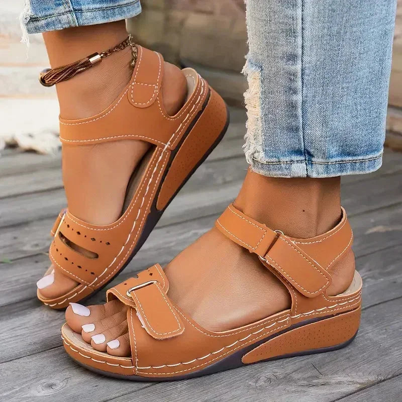 Damen Sandalen Sommer Neu Offene Zehen Mode Sandalen 2025 Neu Weiche Sexy Keilabsatz Schnalle Orthopädische Schuhe Damen Sandalias De Mujer