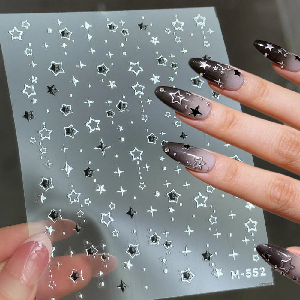 1 Stück Silberner Ausgestanzter Stern-Nagelaufkleber 5D Schwarzes Pentagramm Kreuz Sternenlicht Nagelsticker Metallische Fünfzackige Nagelkunst-Dekoration