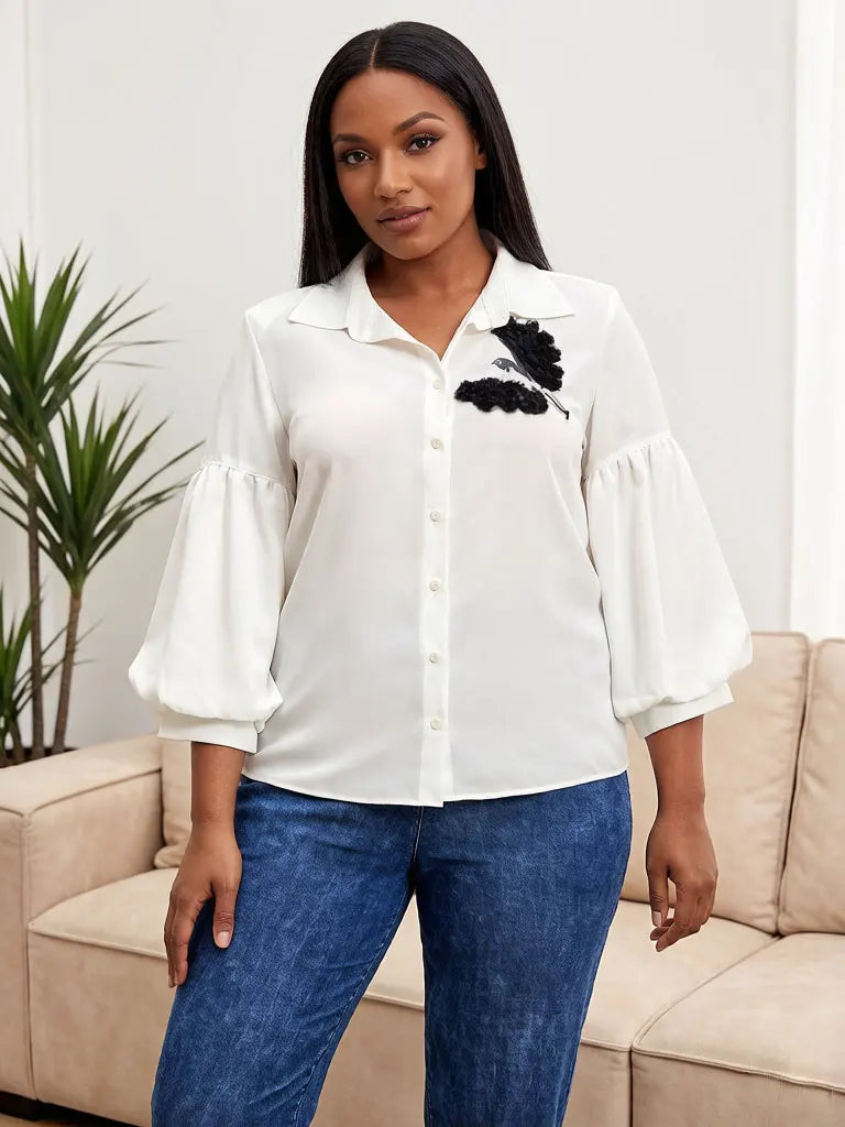 Damen Weiße Satin-Bluse mit Laternenärmeln und 3D-Blumen-Vogel-Stickerei Elegantes Büro-Arbeitsoberteil