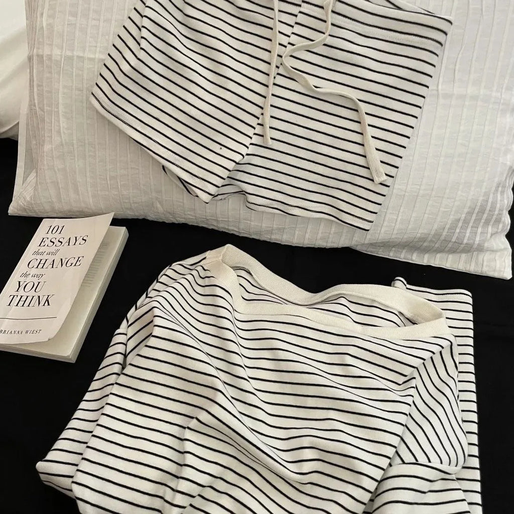 Frühling Herbst Neue Pyjama-Sets für Damen im Koreanischen Stil Lässige Langarm Off-Shoulder T-Shirts Gestreifte Shorts Haus- und Freizeitkleidung Set