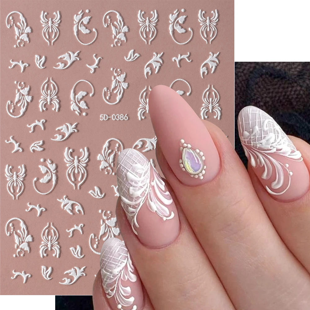 1 Stück 5D geprägte weiße Spitze Blume Nail Art Aufkleber Acryl Blumen Blatt Schmetterling Charme selbstklebende Schieber 10 * 8 cm Maniküre Aufkleber