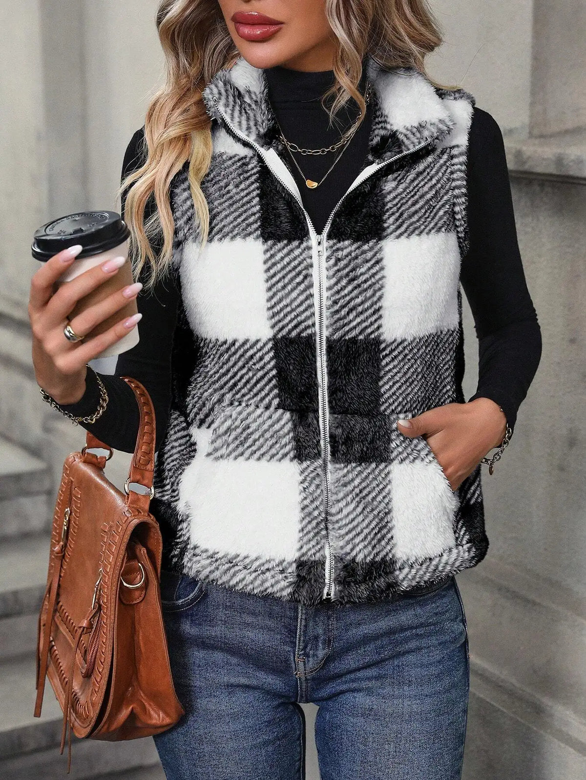 Neue stilvolle schwarz-weiß karierte Fleece-Weste für Damen, Stehkragen, lässig ärmellos, vielseitige Jacke.