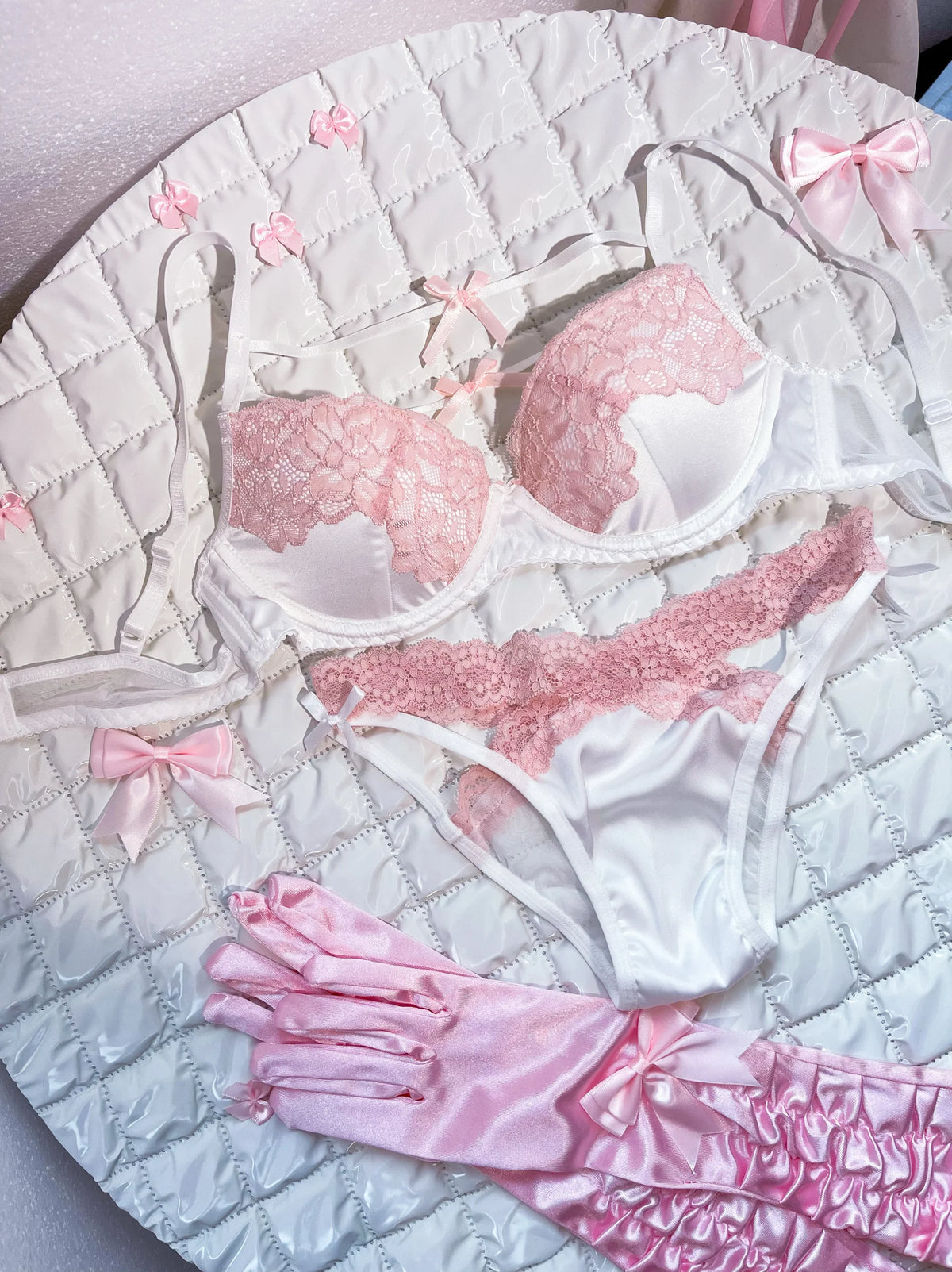 MOYISU New Release Kontrast-BH-Set |   Zurückhaltendes und sexy Bralette aus französischer Spitze |   Akzentuiert kleine Brustkurven |   Atmungsaktive Dessous