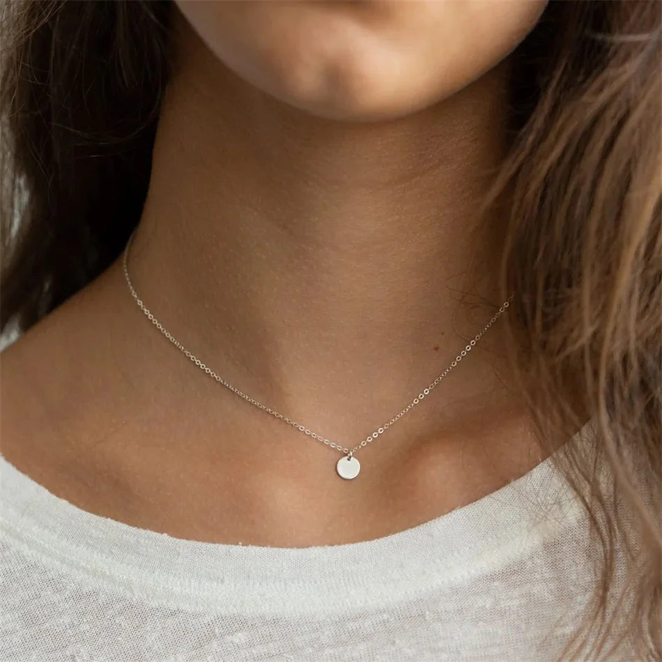 EManco Damen Einfache Runde Anhänger-Halskette Edelstahl Schlüsselbein-Kette Lange Kette Modeschmuck Statement Geschenk für Mädchen