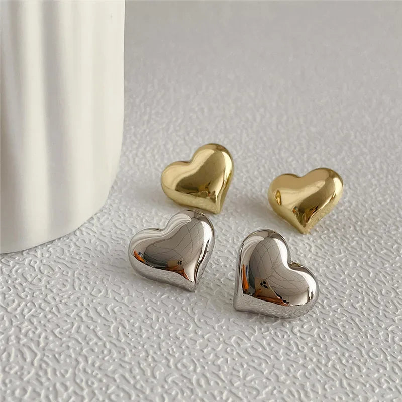 Gold Farbe Glatte Oberfläche Liebe Herzförmige Ohrstecker Frauen Minimalistische Mode Mädchen Hochzeit Brautschmuck