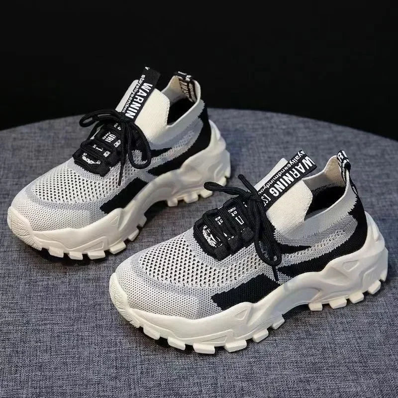 2025, leichte Laufschuhe für Damen, Air-Mesh-Schnür-Sneaker, flache Sohle, lässige modische Tennisschuhe für Outdoor-Aktivitäten