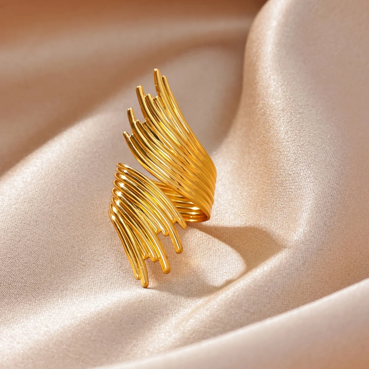 Punk-Ringe mit kräftiger Textur und Flügelmotiv für Damen, goldfarben, geometrischer Statement-Ring, ästhetischer Hochzeitsschmuck, Geburtstagsgeschenk