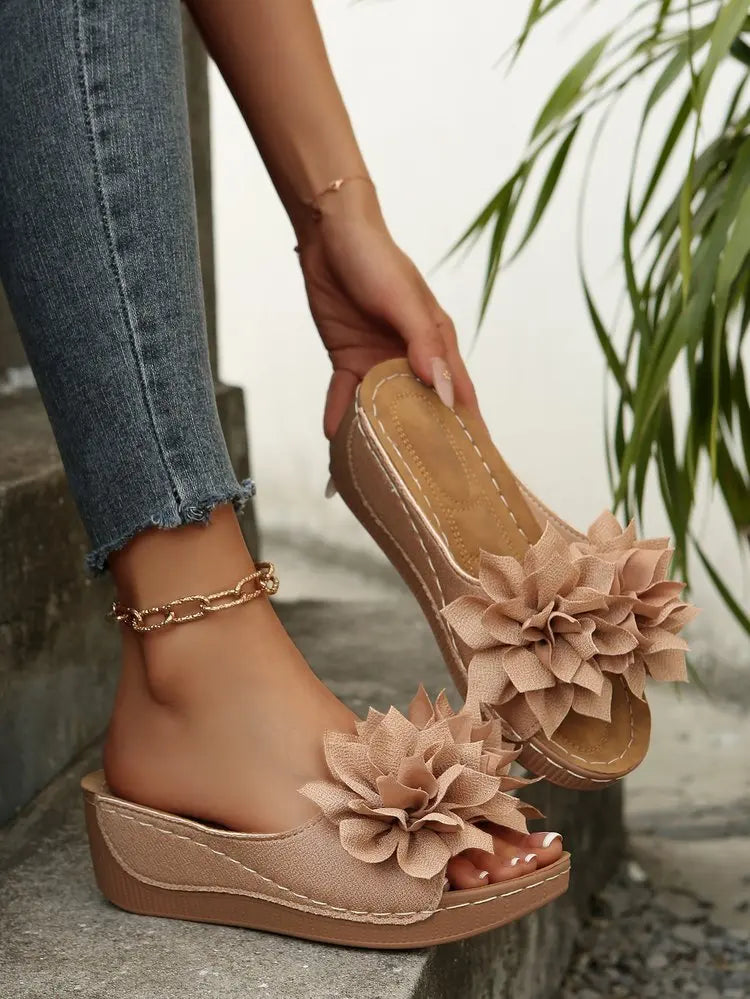 2026 Sommer Damen Grüne Blumen-Keilsandalen mit offener Zehenpartie, bequeme, atmungsaktive Freizeitschuhe für draußen, rutschfeste Sohle