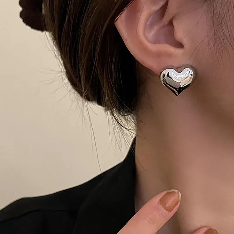 Gold Farbe Glatte Oberfläche Liebe Herzförmige Ohrstecker Frauen Minimalistische Mode Mädchen Hochzeit Brautschmuck