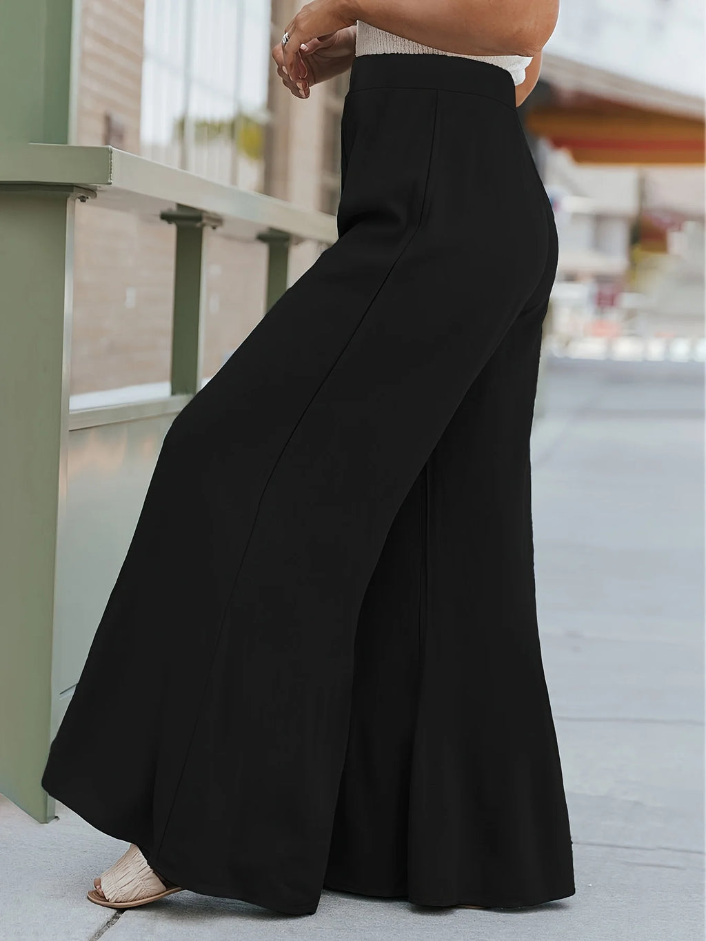 Damen Sommer 2024, neue Plus-Size-Strickstoff, elegantes Temperament, weitbeinige Freizeithose
