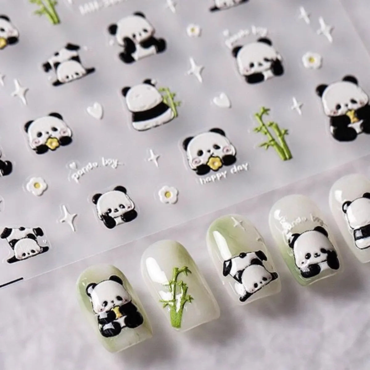5D Soft-Relief Panda Nagelkunst-Aufkleber, Niedliche Cartoon-Pandabären, die Bambus essen, Selbstklebende Slider, Chinesische Panda-Nageldekorationen