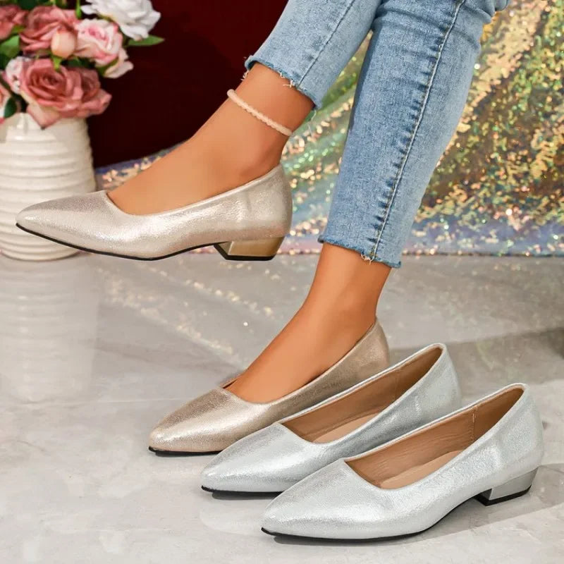 Neue Damen Mode Glänzende Synthetische Leder Spitze Slip-On Schuhe mit Mittelhohem Absatz Elegante Hochzeits- Büro- Alltags- und Freizeitpumps