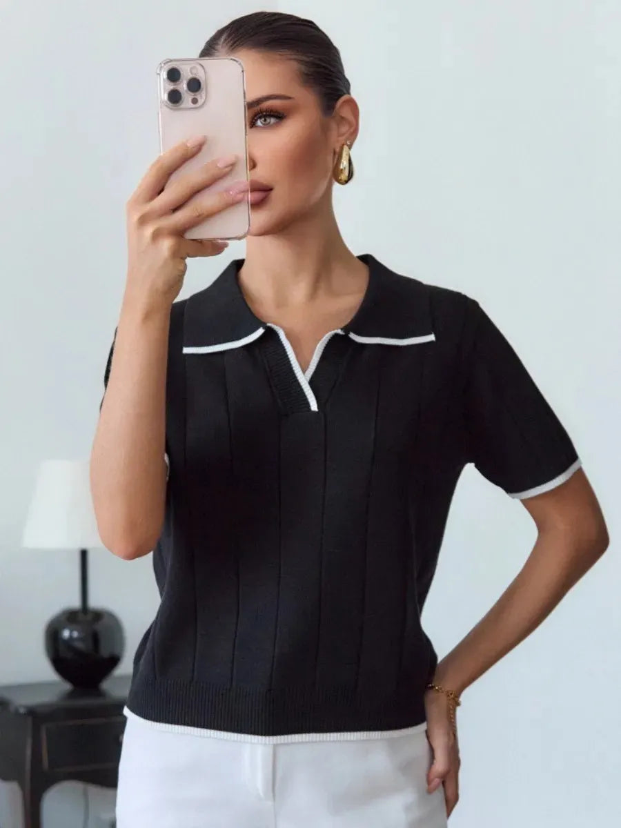 Braunes Kontrast-Poloshirt mit Weißer Einfassung für Damen Kurzarm V-Ausschnitt Slim Fit Lässige Strickware