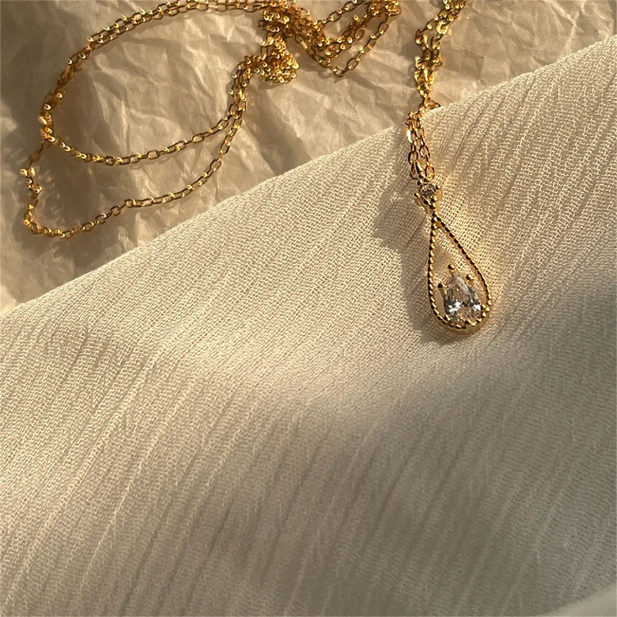 Vintage Glänzende Zirkon Wasser Tropfen Anhänger Halskette Für Frauen Minimalistischen Waterdrop Schlüsselbein Kette Choker Hochzeit Schmuck