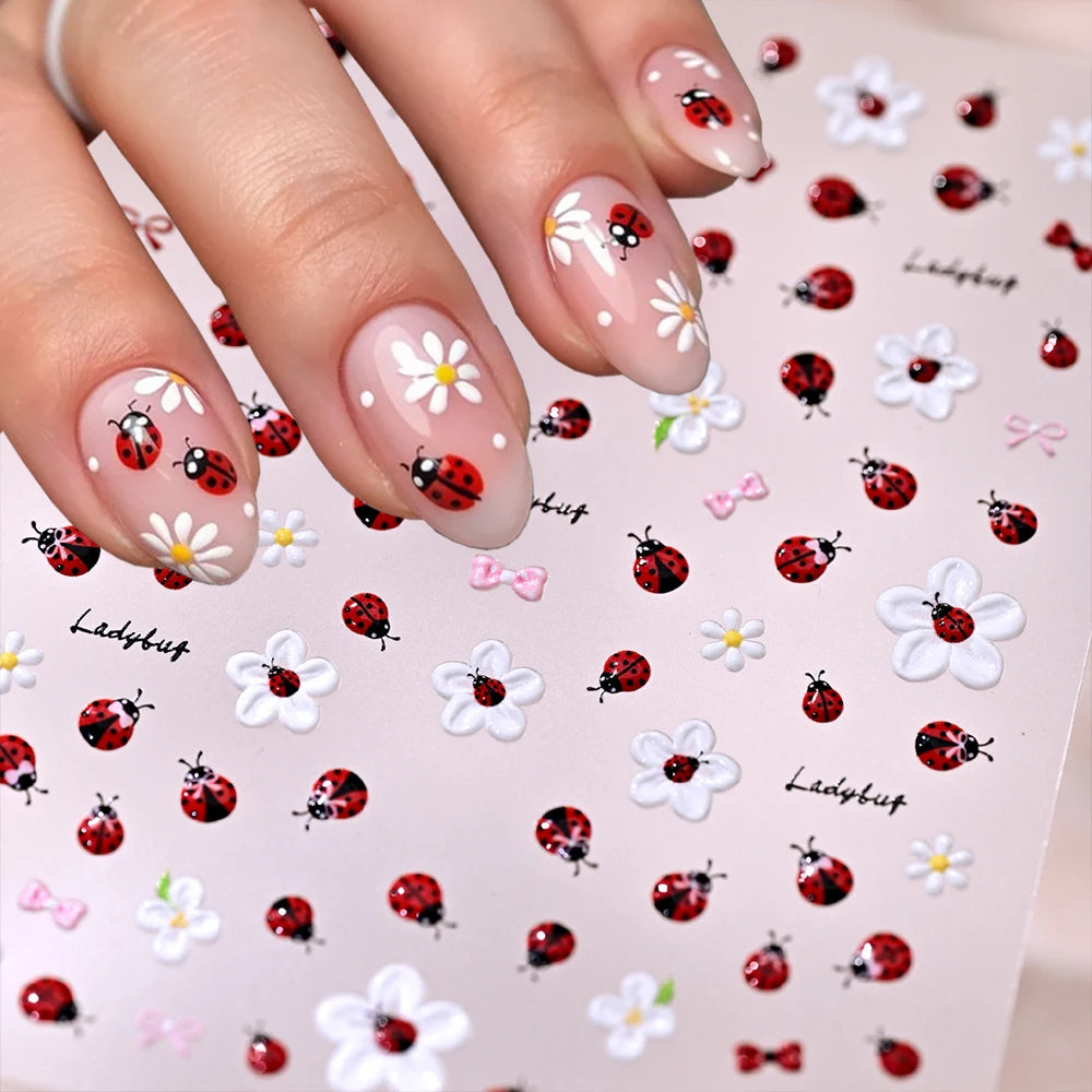 Neue 5D Süße Marienkäfer-Blumen-Nagelaufkleber Geprägte Kawaii Biene Gänseblümchen Kirschblüten Nagelsticker DIY Frühling Insekten Nagelkunst Deko