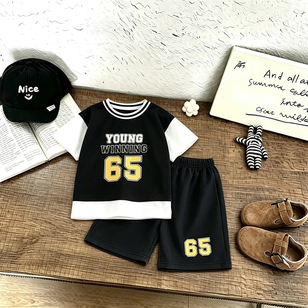 Mode-Trainingsanzüge für Jungen, lässig, lockeres T-Shirt + Shorts, 2-teiliges Set, Kinder-T-Shirts mit Rundhalsausschnitt, vielseitige Shorts, dünne Sommerkleidung