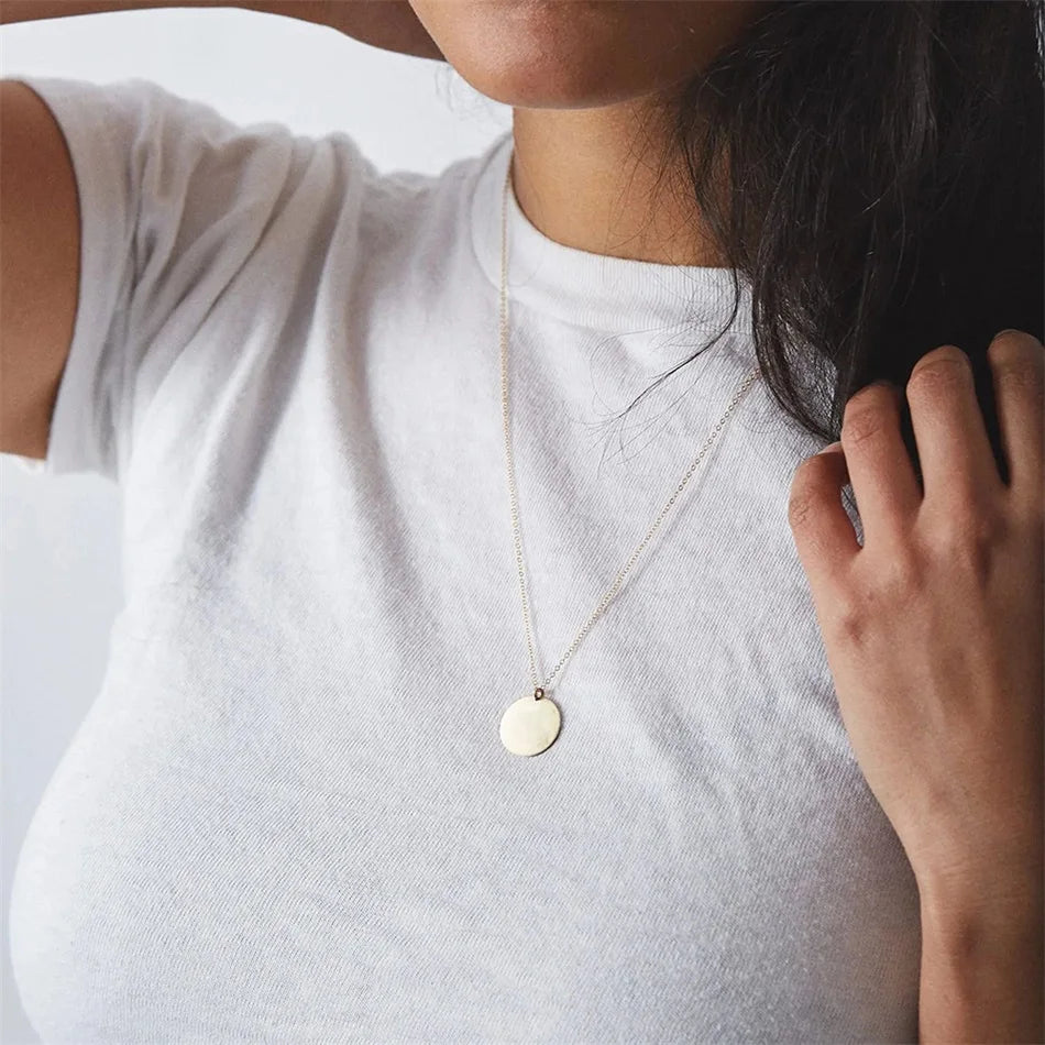 EManco Damen Einfache Runde Anhänger-Halskette Edelstahl Schlüsselbein-Kette Lange Kette Modeschmuck Statement Geschenk für Mädchen