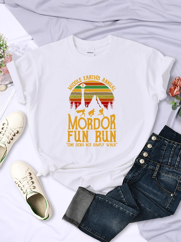 Mittlere Erde jährliche Mordor Fun Run T-Shirts Frauen Vintage lässig All-Mathe Tops atmungsaktive Mode Kurzarm Damen bekleidung