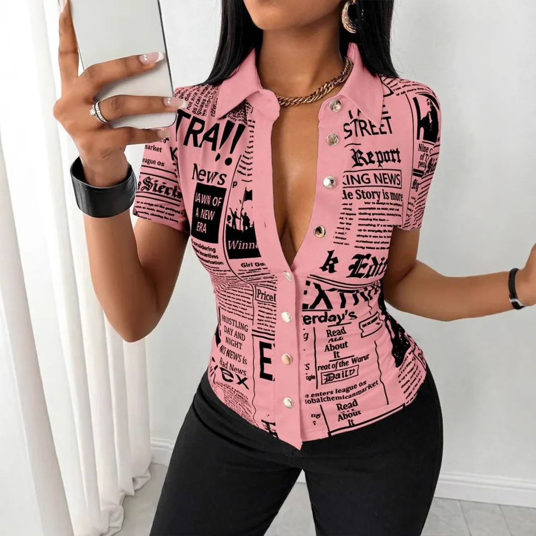 Damen Bluse mit Zeitungsdruck, Kurzarm, Knopfleiste, Hemdkragen, figurbetont, trendiges Streetwear-Oberteil
