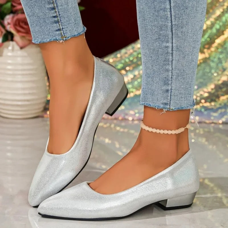 Neue Damen Mode Glänzende Synthetische Leder Spitze Slip-On Schuhe mit Mittelhohem Absatz Elegante Hochzeits- Büro- Alltags- und Freizeitpumps