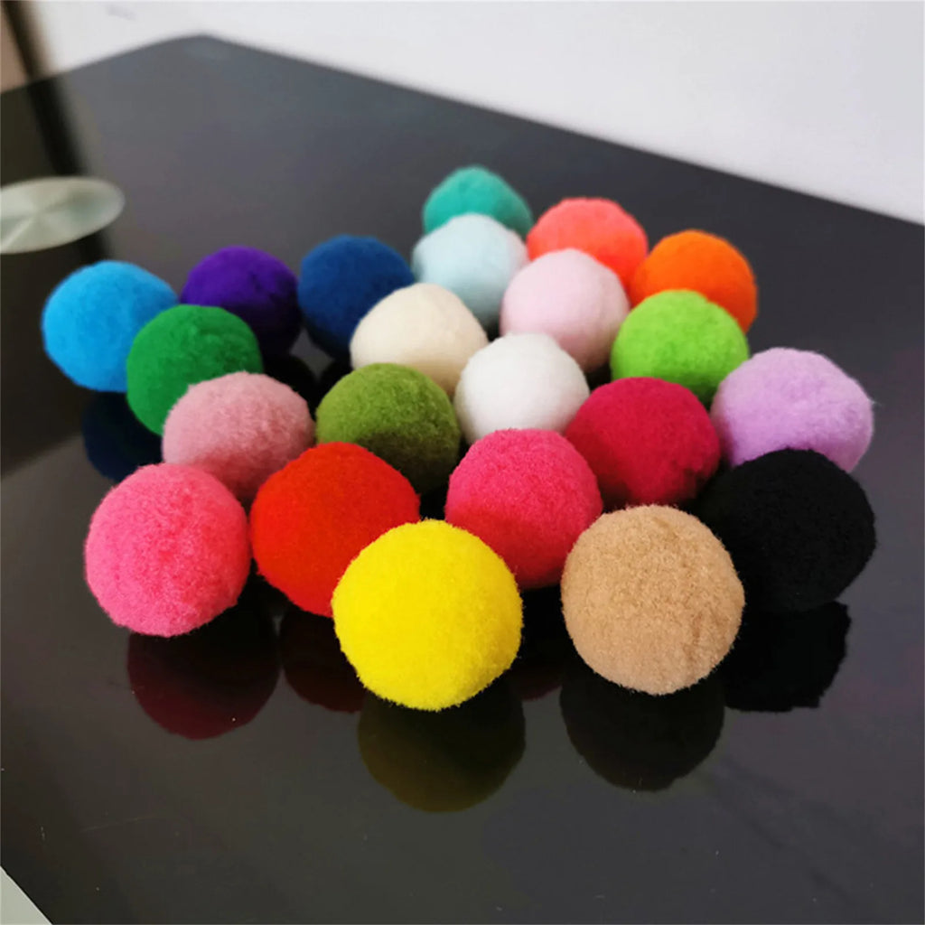 30 Stück 1,6"/4 cm Katzenspielzeugbälle Bulk Soft Kitten Pompon Spielzeug Indoor Katzen Interaktives Spieltraining Spielzeug Plüschbälle Katzen Lieblingsspielzeug