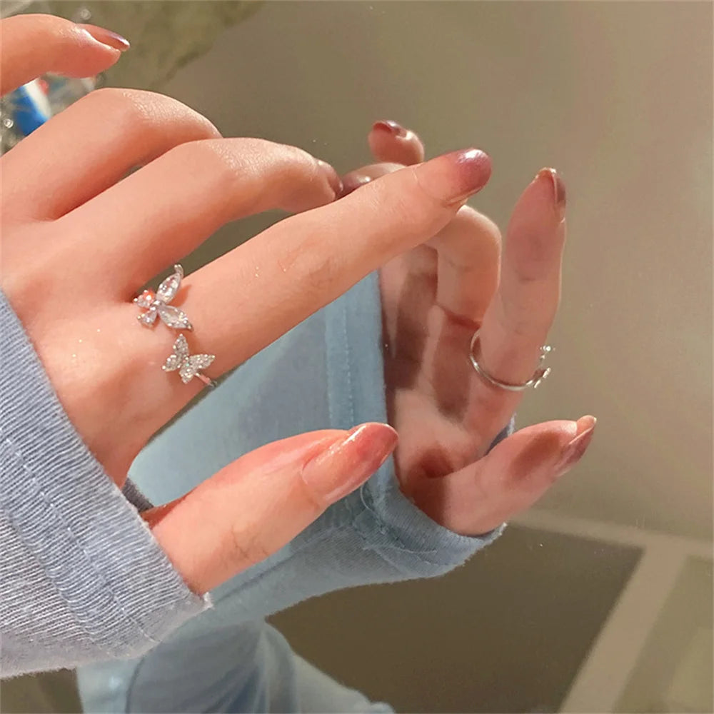 Mode Einstellbare Offene Acryl Kristall Schmetterling Ring Für Frauen Kpop Silber Farbe Zirkon Finger Ring Partei Schmuck Großhandel