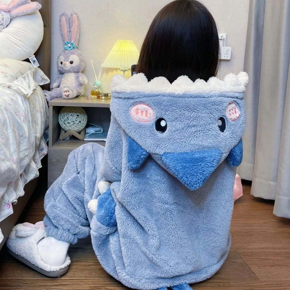 Cartoon niedlichen Hai Frauen Kapuze Nachtwäsche Kigurumi Einhorn Winter Cosplay Pyjama Overall weibliche Weihnachts feier Lounge wear
