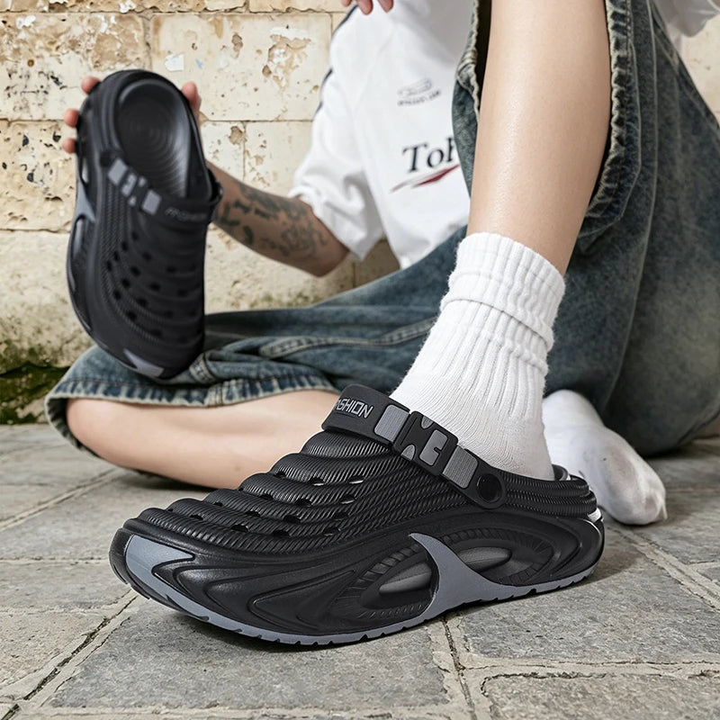 Sommer Herren-Slipper Strand-Clogs Outdoor-Sandalen EVA Weiche Bequeme Slides Herren Casual Wasser-Gartenschuhe Männliche Strand-Sandalen