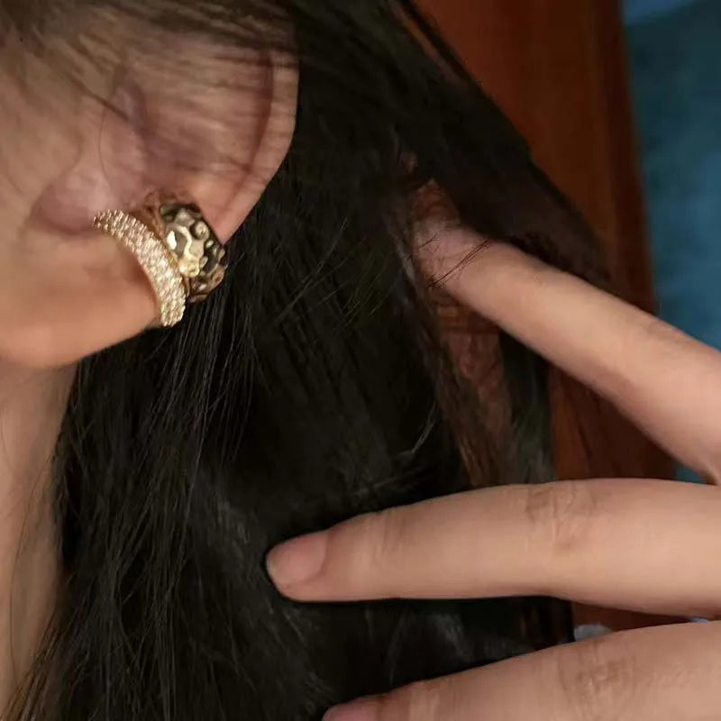 Modischer Zirkon Doppelschicht-Ohrclip Ohne Piercing 2026 Trendiger Punk Einzigartiger Metall Geometrischer Ohrclip für Damen Schmuck