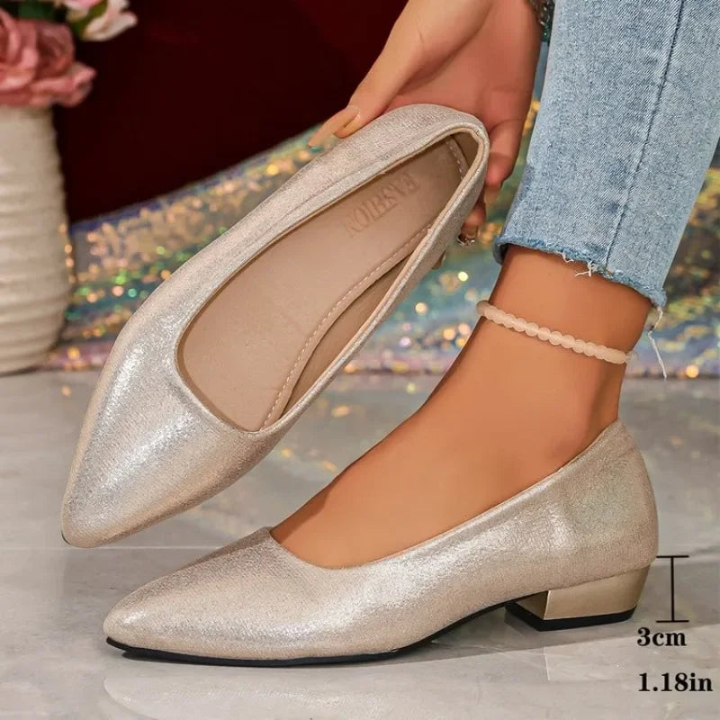 Neue Damen Mode Glänzende Synthetische Leder Spitze Slip-On Schuhe mit Mittelhohem Absatz Elegante Hochzeits- Büro- Alltags- und Freizeitpumps