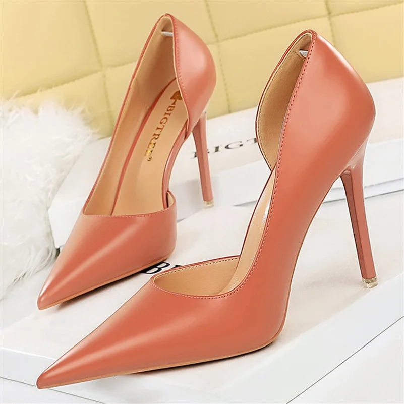 Neue Frauen 10,5 cm High Heels Pumps Hochzeit Braut Stiletto Sexy Retro Hohl Heels Dame Scarpins Büro Party Nude Weiße schuhe