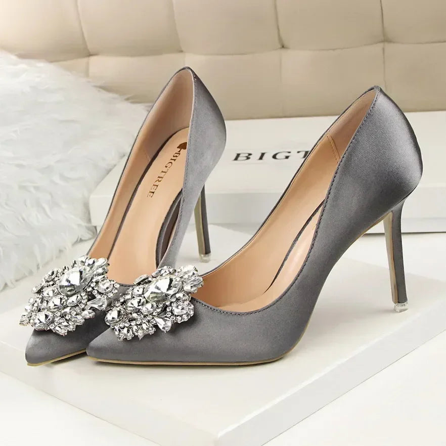 Frauen Satin 10 cm High Heels Sexy Kristall Drag Queen Pumpen Weibliche Spitz Neue Grüne Formelle Anlässe Abend Bankett schuhe