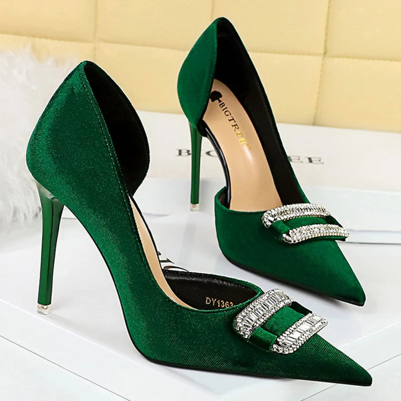 Frauen Luxus Kristall 7 cm 10,5 cm High Heels Stiletto Scarpins Weibliche Elegante Valentine Pumpen Dame Samt Party Low Heels schuhe