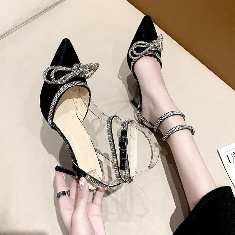 Bankettkleid, weiße High Heels, elegantes Temperamentkleid, Hochzeitsschuhe, Strass, spitze hohle Zehen, sexy Sandalen für Damen