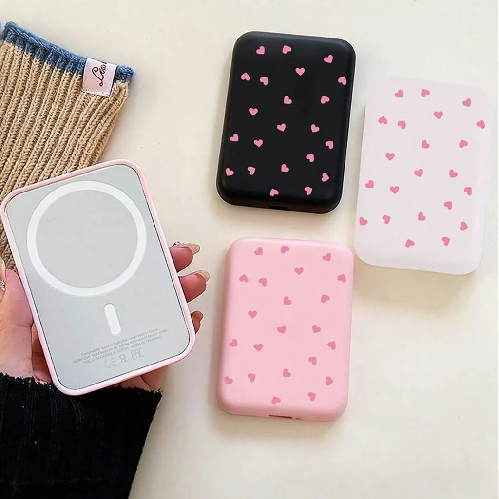 2er-Set Herzförmige Powerbank-Schutzhülle, kompatibel mit A2384 1460mAh Akku, passend für iPhone 17/16/15/14 Serie, kabellose Lade-Schutzhülle, weiche TPU Anti-Sturz-Schutzhülle, süßes Geschenk für Frauen (nur die Hü