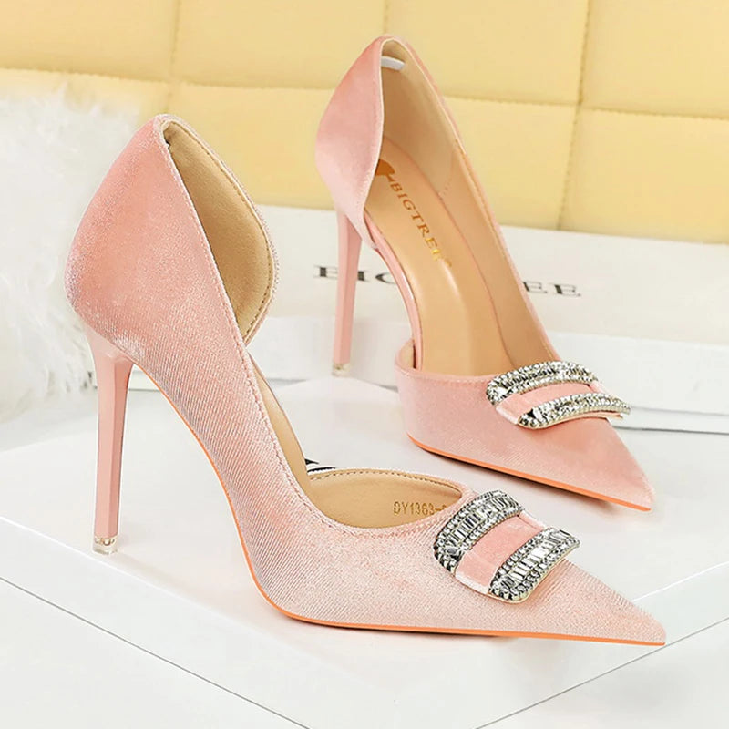 Frauen Luxus Kristall 7 cm 10,5 cm High Heels Stiletto Scarpins Weibliche Elegante Valentine Pumpen Dame Samt Party Low Heels schuhe