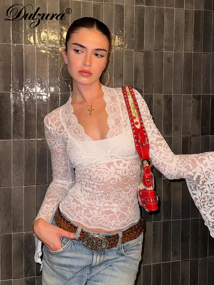 Dulzura V-Ausschnitt, langer Schlitz, ausgestellte Ärmel, Spitzen-T-Shirt, durchsichtig, sexy Crop-Top, Party, Clubwear, Herbst und Winter, Y2K