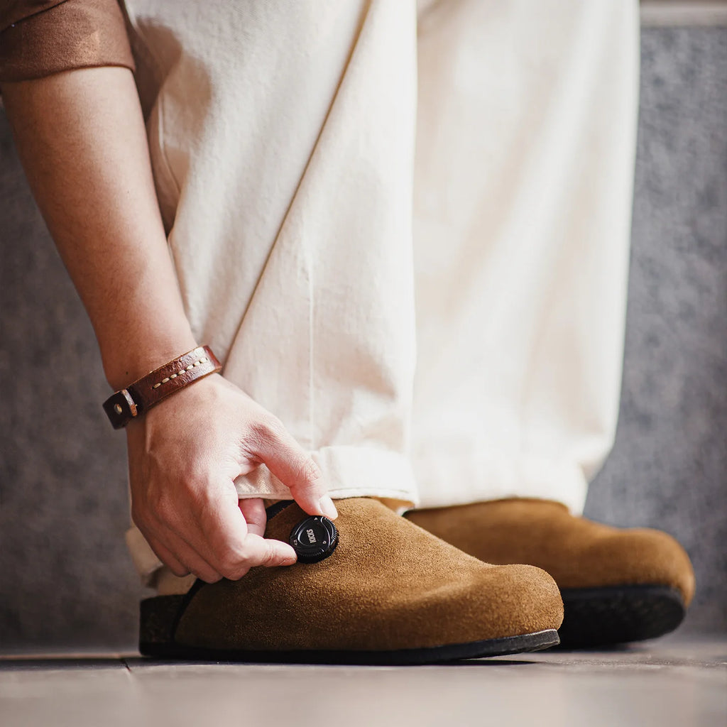 Maden Herren-Slipper im klassischen Vintage-Stil, braune Pantoletten aus Rindswildleder, bequeme Slipper mit dicker Sohle für den Außenbereich im Frühling und Herbst