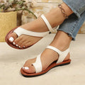 Flache Damensandalen in Übergröße sind bequem, leicht und rutschfest im Sommer. Damen-Foot-Fighter-Sandalen sind bequeme Schuhe.