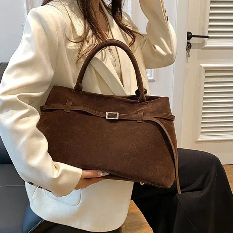 Damentasche mit Schnalle, dekoratives Design, solide Einkaufstasche aus Wildlederimitat, große Kapazität, Haspe, lässige Tragetasche, 2025, heißer Verkauf, Taschen für Damen