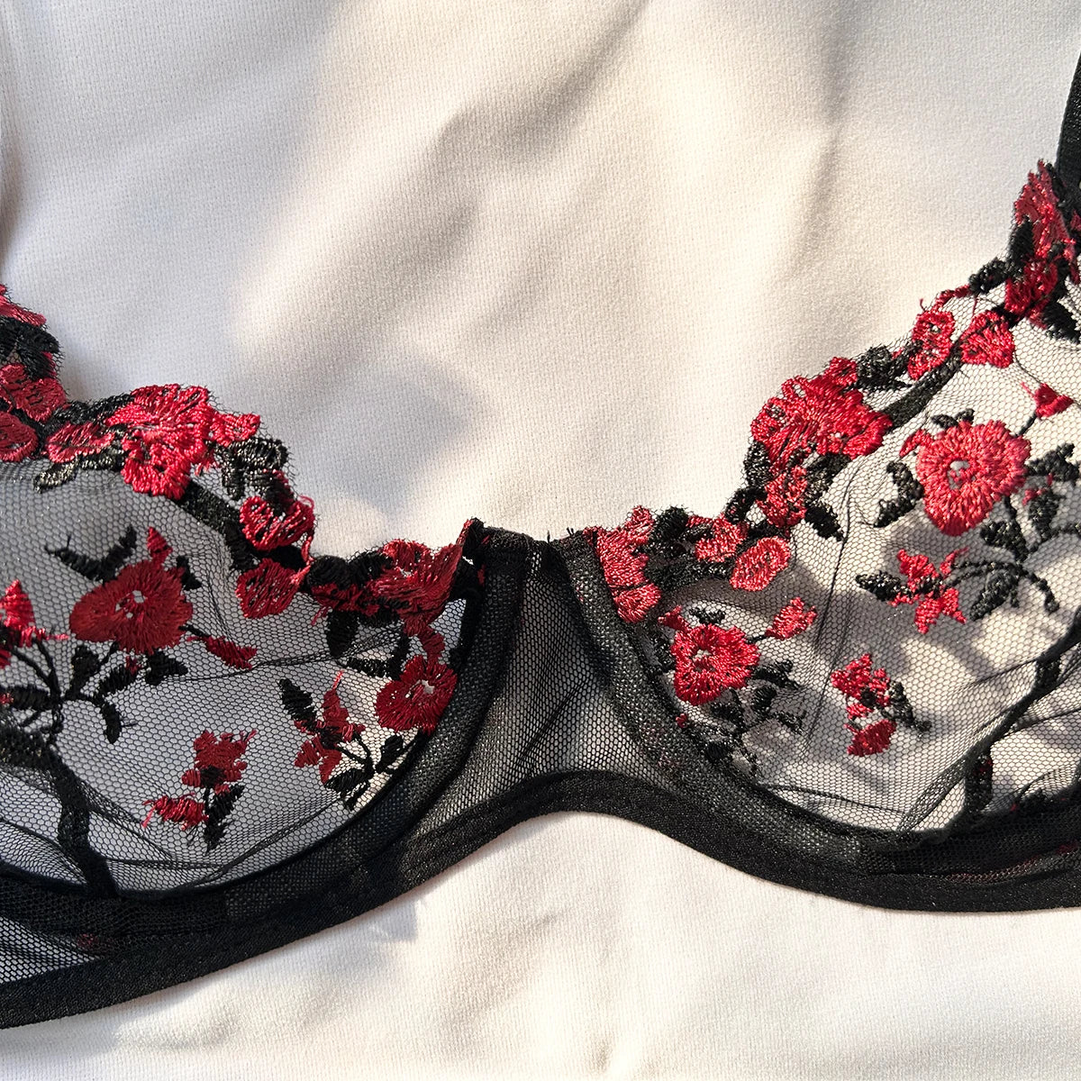 Sexy Dessous ausgefallene Spitze Erotik-Set Frau 2 Stück transparente Damen unterwäsche Stickerei erotisch schöne BH und Höschen-Sets