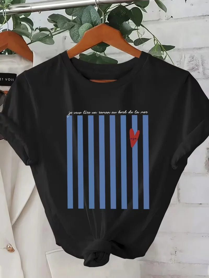 Blau gestreiftes und rot herzförmiges Grafik-T-Shirt für Damen – locker sitzendes Freizeitshirt für Frühling und Sommer, alltagstauglich, leicht zu tragen, modisches Oberteil